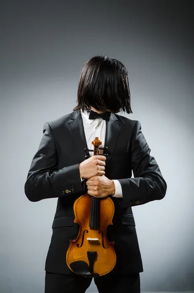 Homme violoniste dans le concept musical — Photo