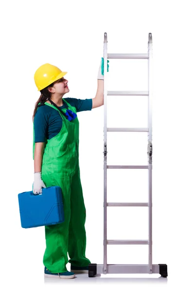 Vrouwelijke bouwvakker met gereedschapskist en ladder — Stockfoto