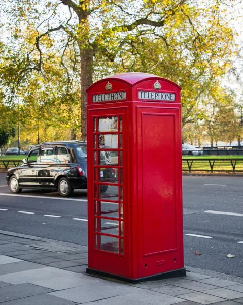 通りに有名なロンドンのブース — ストック写真