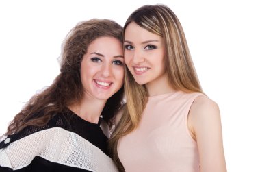 İki bayan arkadaş beyazlar arasında izole edilmiş.