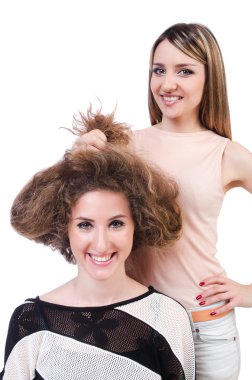 İki bayan arkadaş beyazlar arasında izole edilmiş.