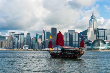 Hong kong limanı ile aqua luna gemi