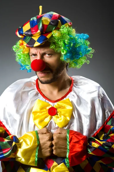 Rolig clown i färgglad kostym — Stockfoto