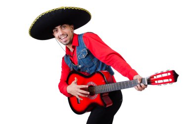 Gitarlı bir sombrero giyen adam.