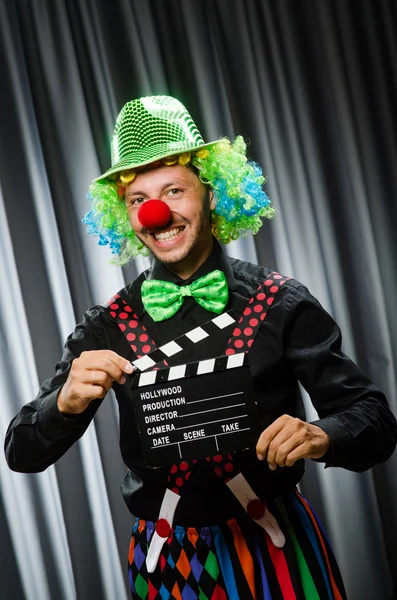 Clown mit Filmklappbrett — Stockfoto