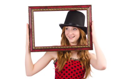 Kırmızı benekli elbiseli güzel kız resim çerçeveli izole