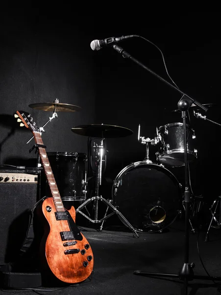Set of musical instruments during concert — Stock Photo, Image