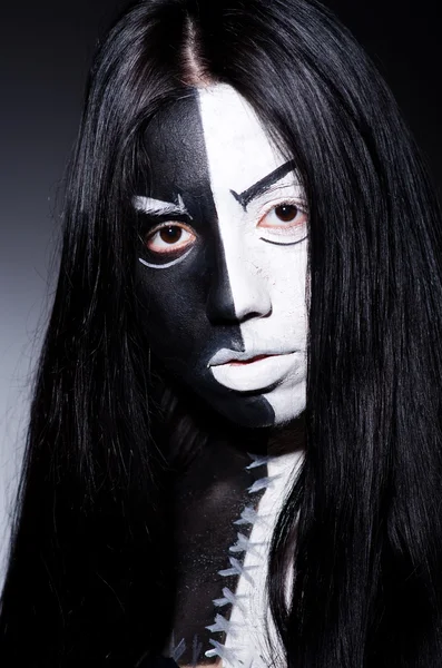 Satan halloween-konseptet med skummel kvinne – stockfoto