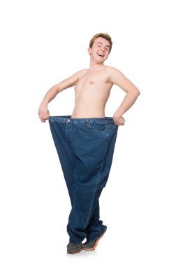 Beyaz pantolonlu komik adam.