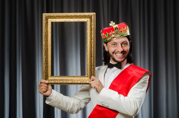 King with picture frame in funny concept — Stock Photo, Image