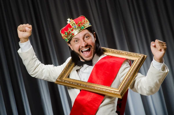 King with picture frame in funny concept — Stock Photo, Image