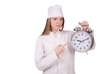 Kadın doktor teslim tarihini kaçırıyor.