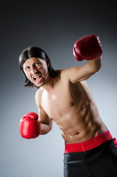 Combattant des arts martiaux à l'entraînement — Photo