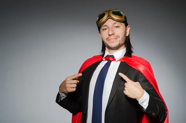 Superman koncept med man i rött omslag — Stockfoto