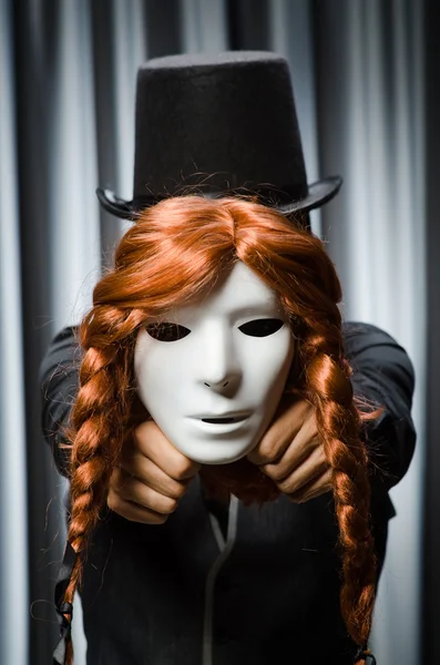 Grappig concept met theatraal masker — Stockfoto