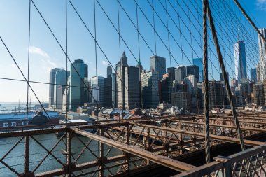 brooklyn Köprüsü'nden aşağı manhattan manzarası