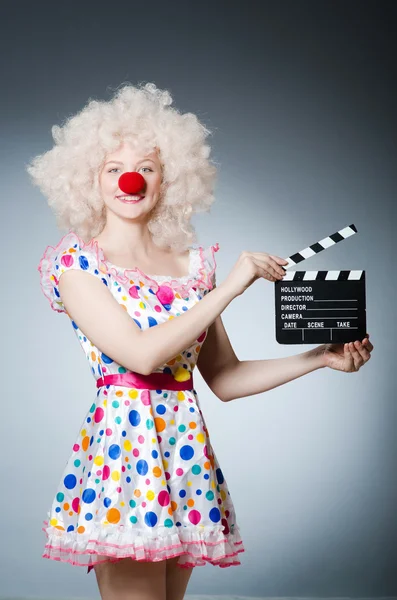 Payaso con tablero de película clapper — Foto de Stock