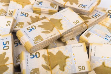 İş konseptinde yığınla para