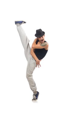 Genç adam dans ediyor.