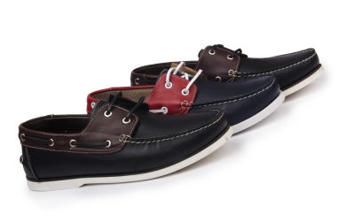 Erkek ayakkabıları beyazda izole edilmiş.