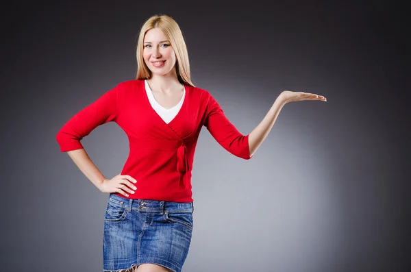 Mujer aislada sobre el fondo blanco — Foto de Stock