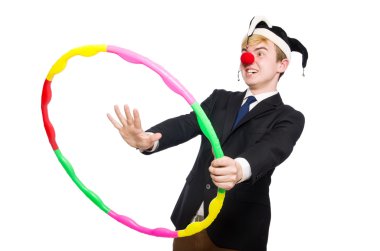 Komik bir konseptte iş adamı soytarısı beyazda izole edilmiş.