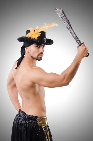 Mannen i piratkostym i halloween koncept — Stockfoto