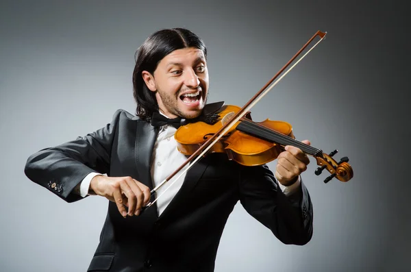 Hombre violinista en concepto musical — Foto de Stock