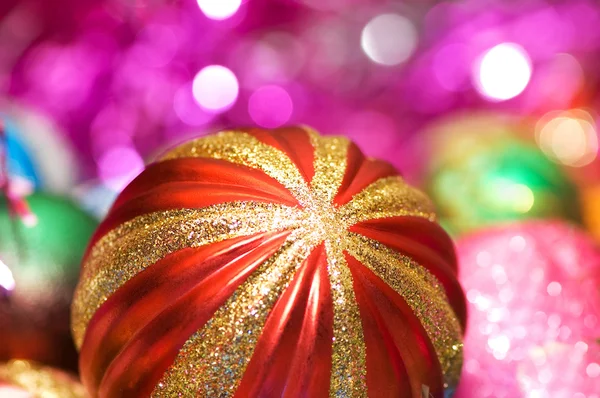 Decoraciones navideñas en concepto de fiesta festiva —  Fotos de Stock