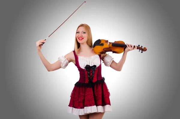 Flicka spelar fiol på vitt — Stockfoto