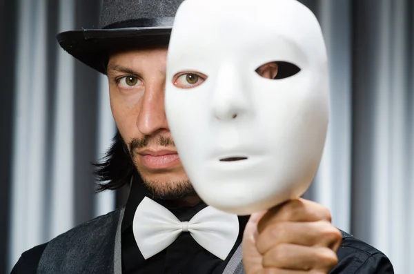 Concetto divertente con maschera teatrale — Foto Stock