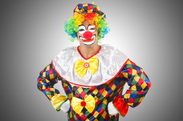 Rolig clown i peruk — Stockfoto