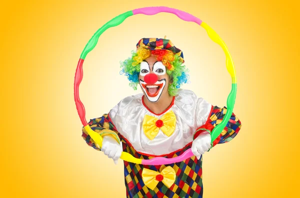 Clown met hoelahoep — Stockfoto