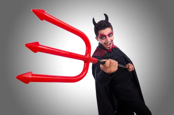 Homme en costume de diable — Photo