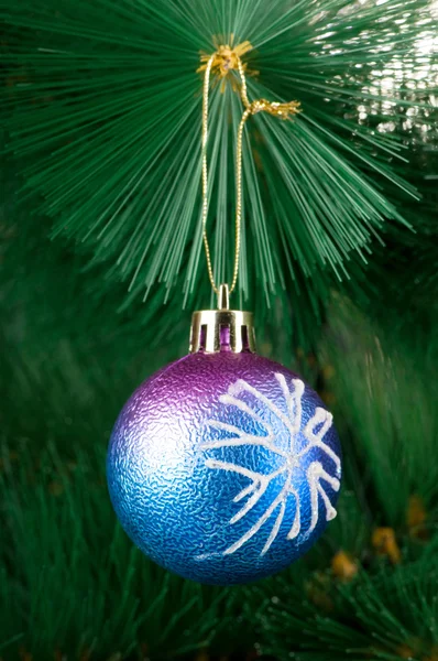 Decoración de Navidad en el abeto — Foto de Stock