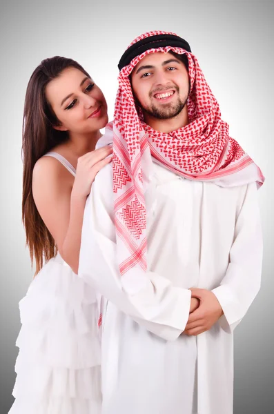 Arabiska mannen med sin fru — Stockfoto