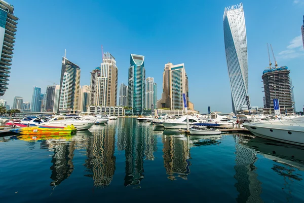 Rascacielos altos Dubai Marina en Emiratos Árabes Unidos —  Fotos de Stock