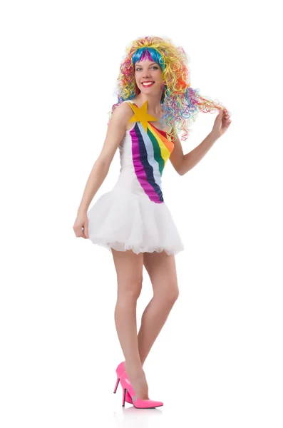 Donna con parrucca colorata isolata su bianco — Foto Stock