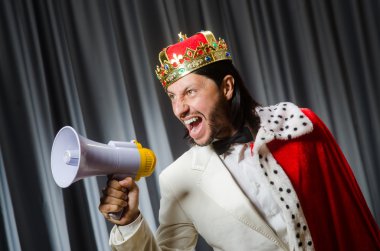 Komik konseptte hoparlörlü kral