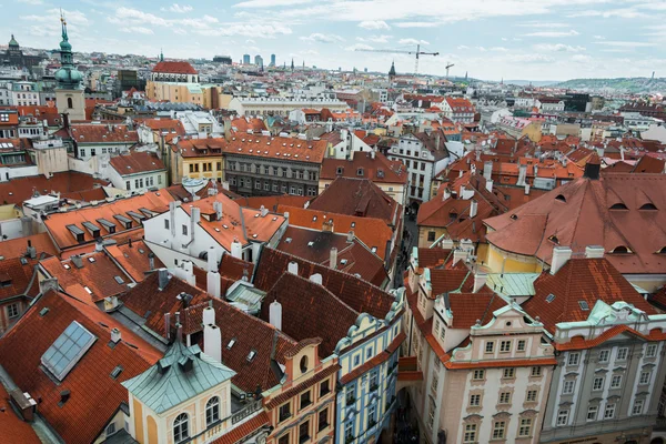 Uitzicht op Praag op heldere zomerdag — Stockfoto