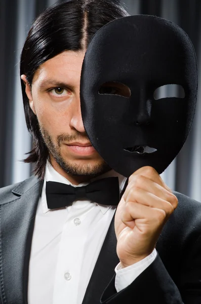 Concetto divertente con maschera teatrale — Foto Stock