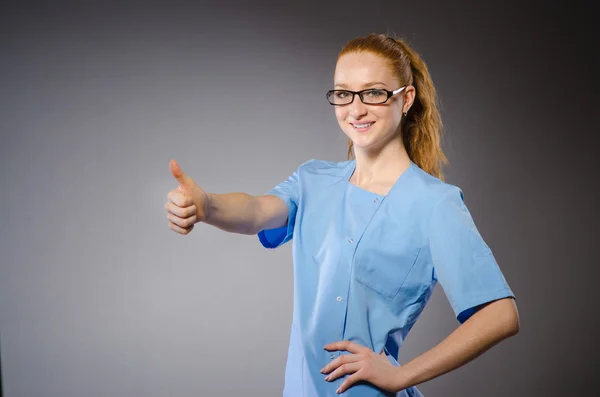 Mujer en concepto médico — Foto de Stock