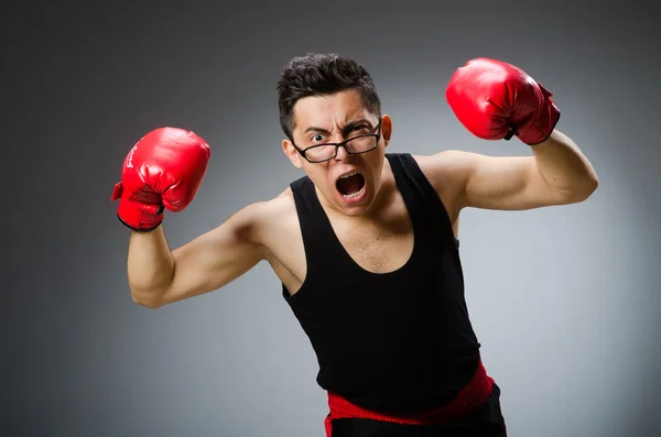 Boxer med röda handskar — Stockfoto