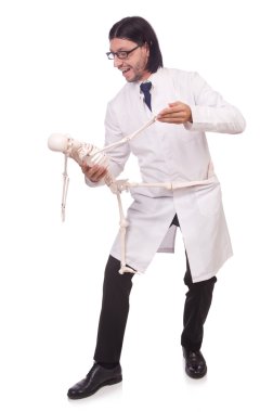 İskeleti beyaz olan komik öğretmen.