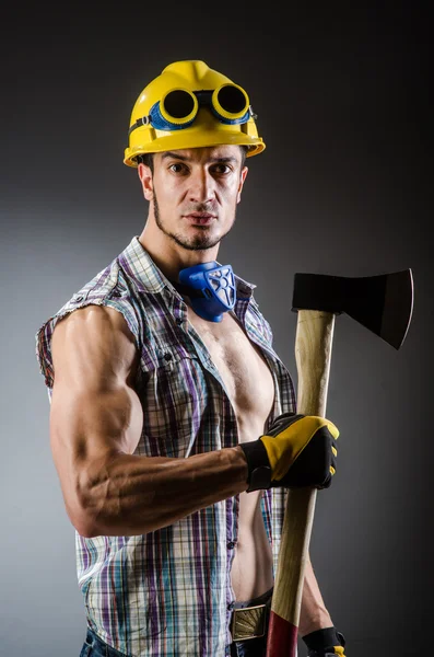 带工具的肌肉男 — 图库照片