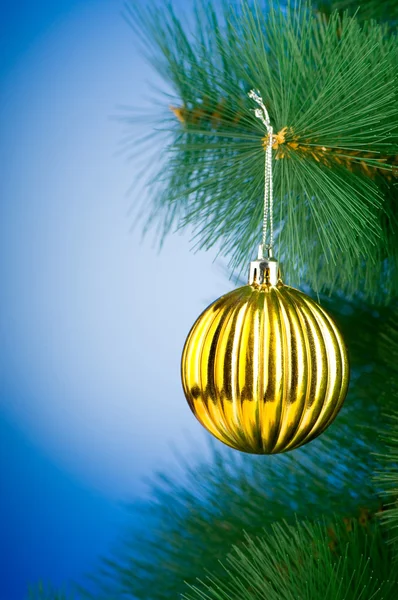 Decoración de Navidad en el abeto — Foto de Stock