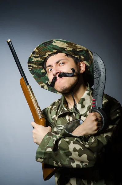 Soldado engraçado no conceito militar — Fotografia de Stock