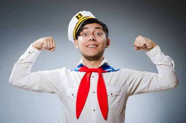 Grappige kapitein matroos met hoed op — Stockfoto