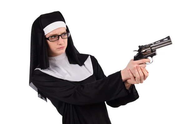白に隔離された拳銃を持つ修道女 — ストック写真