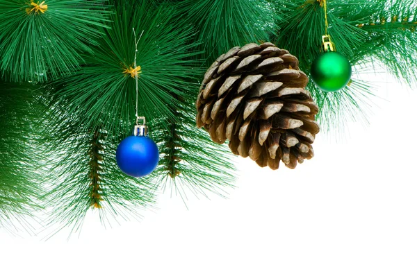 Vánoční strom s borovou — Stock fotografie